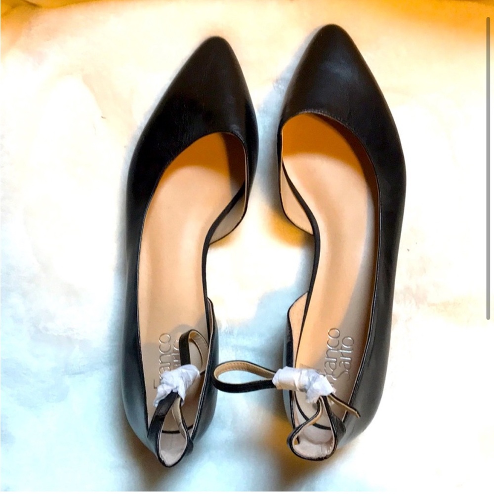 Franco Sarto almond toe flats! Black, size 12.